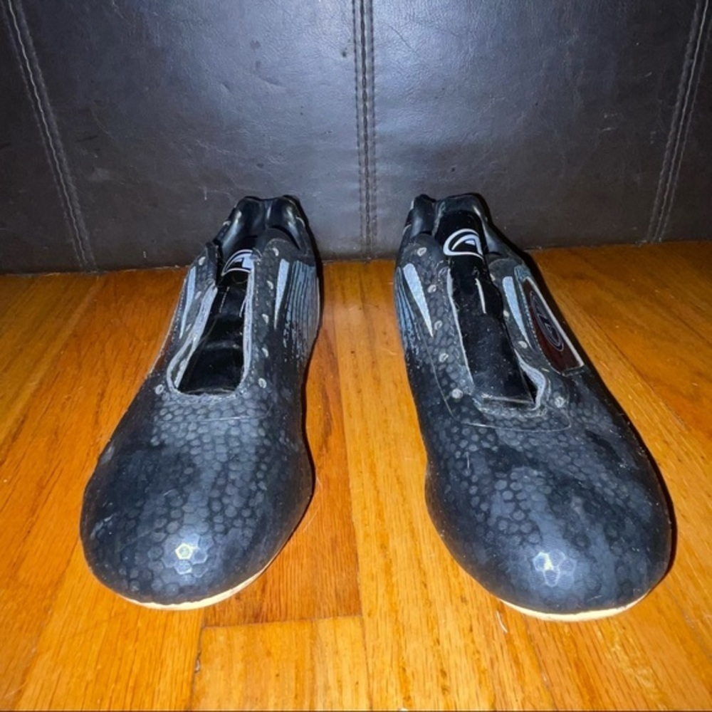 Athletic works soccer cleats - Picture 2 of 8